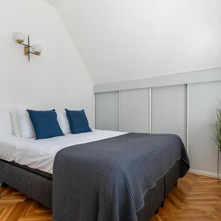 2br 95m2 In Old Town With Free Parking And Sauna! Apartment Tallinn