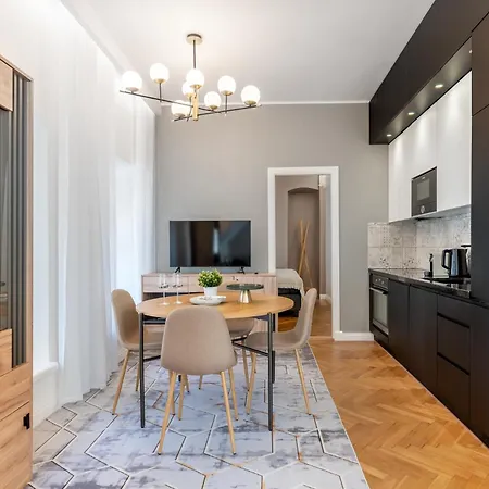 2br 95m2 In Old Town With Free Parking And Sauna! Apartment
