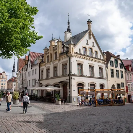 2br 95m2 In Old Town With Free Parking And Sauna! * Tallinn